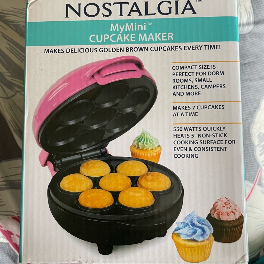 New in box - Nostalgia mini cupcake maker